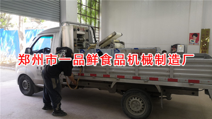 三門峽客戶訂購的全套面館自用燴面機發(fā)貨了(圖3) 三門峽客戶訂購的全套面館自用燴面機發(fā)貨了(圖3)