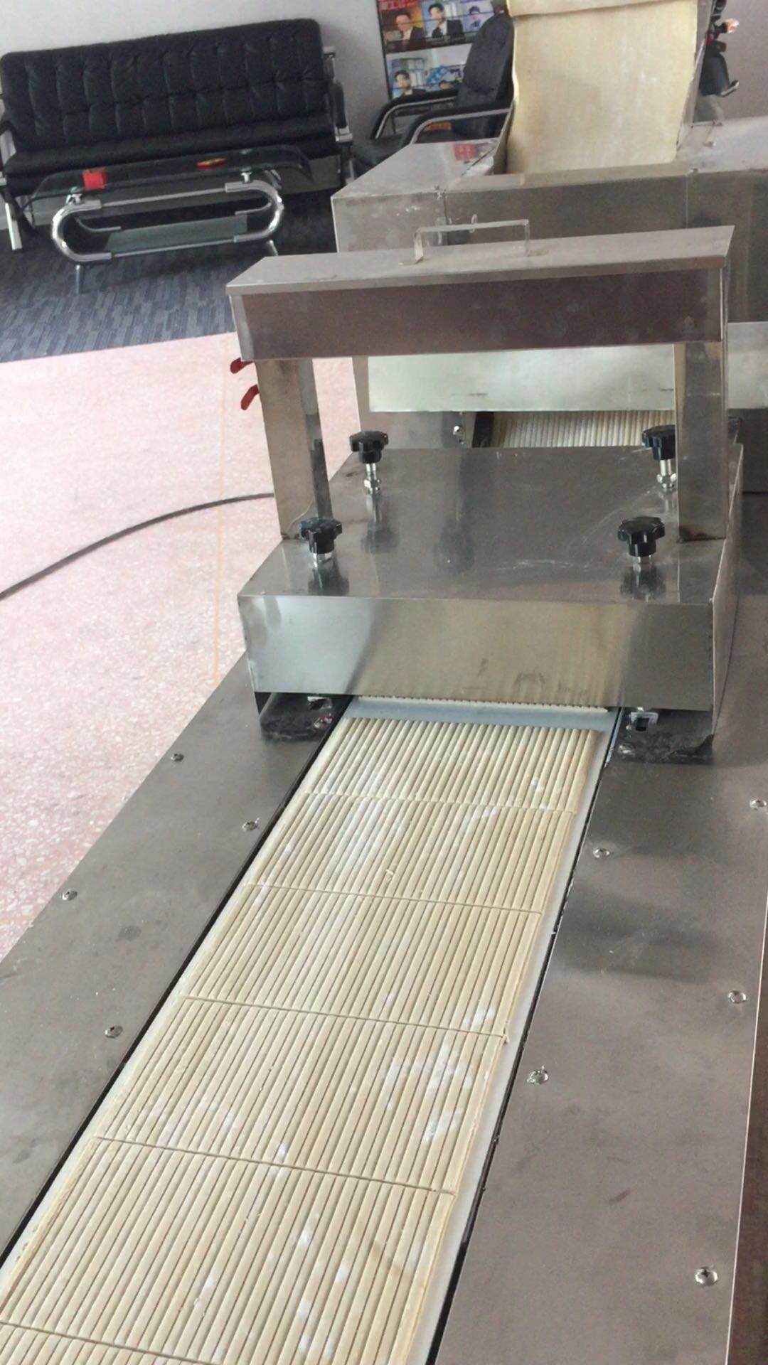 拉條子機(jī) 拉條子機(jī)